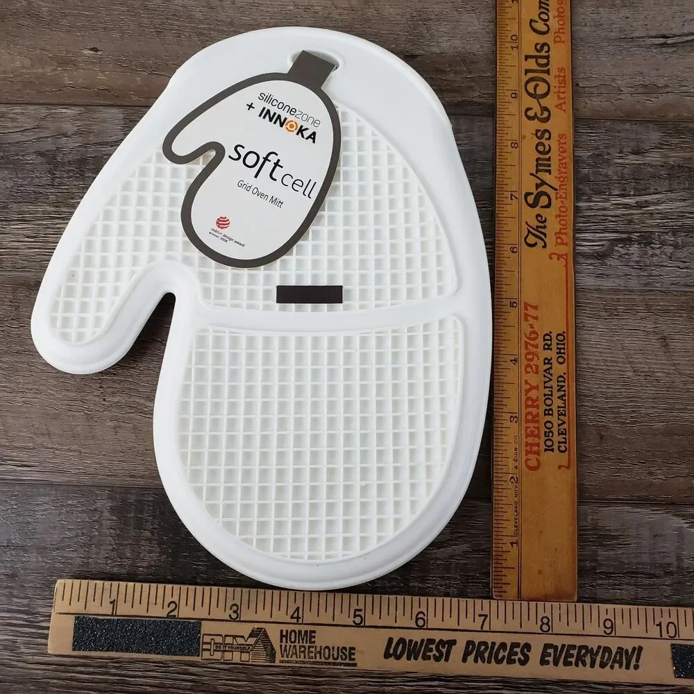 Silicone Zone Heat Resistant Oven Mitt Pot Holder Soft Cell Grid NWT White